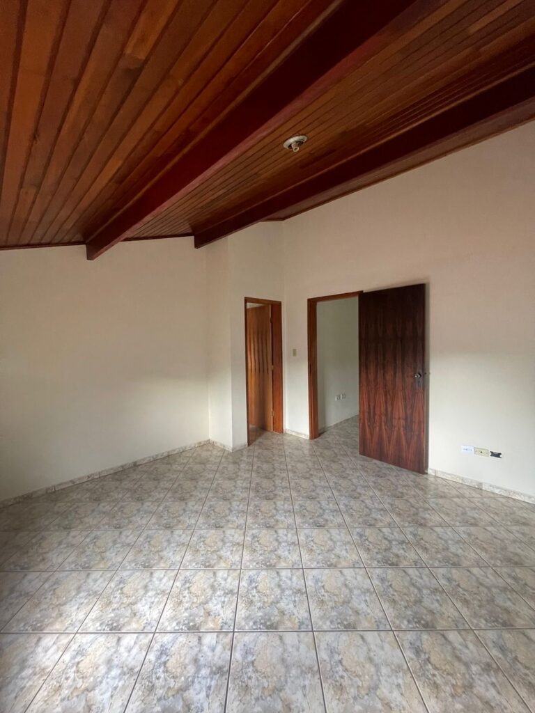 Venda – Casa no Bairro Agenor - Imagem 5